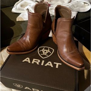 Size 9 - Like new with box - worn once, car to venue & back.